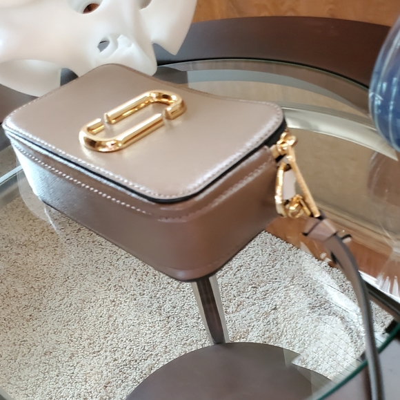 Marc Jacobs Snapshot Cluth is Gray - Picture 7 of 7